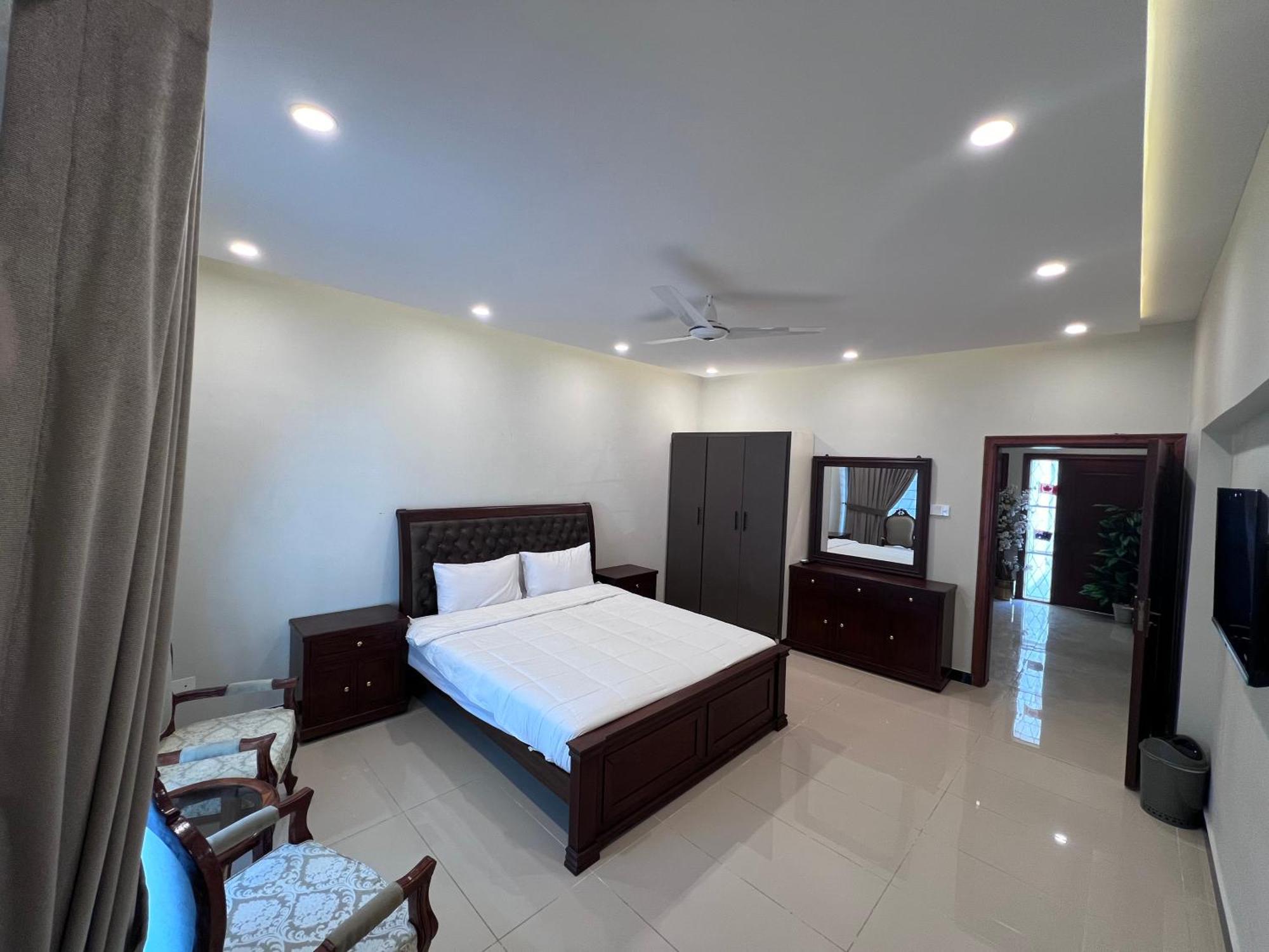 Bridge Residency-1, Sector F-6 Исламабад Экстерьер фото
